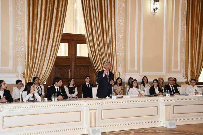 Bakı Şəhər İcra Hakimiyyətində "Heydər Əliyev və Azərbaycan tarixi" mövzusunda elmi-praktik konfrans keçirilib