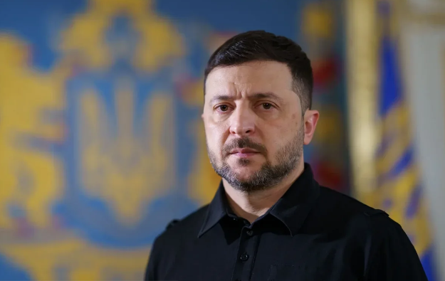Zelenskidən etiraf: "Ukrayna büdcəsində "nəhəng dəlik" var"