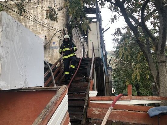 Bakıda fərdi yaşayış evindəki yanğın söndürüldü - YENİLƏNİB + FOTO/VİDEO