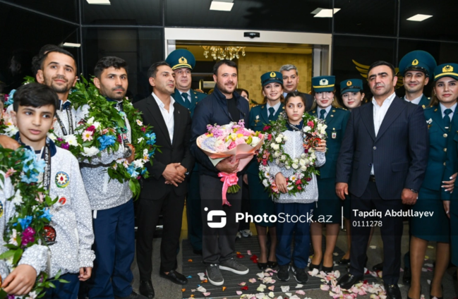 Dünya çempionatında yüksək nəticələr əldə edən kunq-fu üzrə Azərbaycan millisi Vətənə qayıdıb