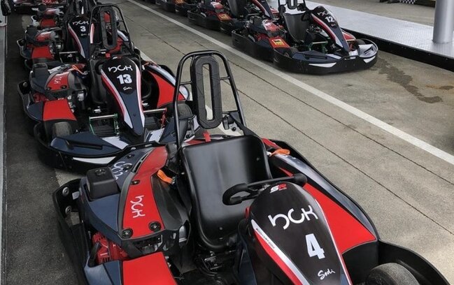 "Baku City Kartinq"də avtomobillər toqquşdu, yeniyetmə öldü