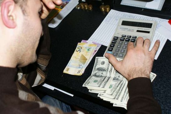 "Manat artıq hazırda növbəti devalvasiya təhlükəsi altındadır"