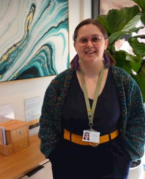 Azərbaycanlı səfiri rahat buraxmayan britaniyalı tibb bacılarının FOTOLARI