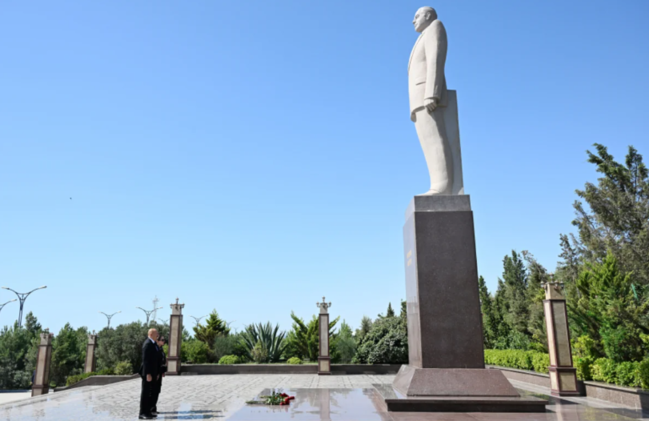Prezident İlham Əliyev Hərbi Dəniz Qüvvələrində olub - FOTO
