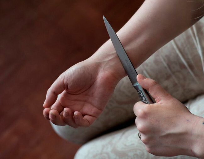 Gənc oğlan Gəncənin mərkəzində ÖZÜNÜ DOĞRADI