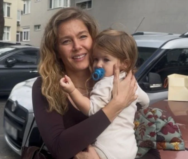 Məşhur ulduzun qızı hamını təəccübləndirdi -FOTO