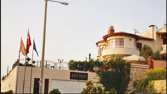 Kayahanın malikanəsi satışa çıxarıldı - FOTO