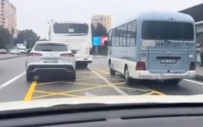 Bakının bu küçəsində də sarı tor çəkildi - Video