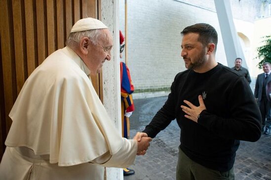 Roma papası Zelenski ilə görüşdü