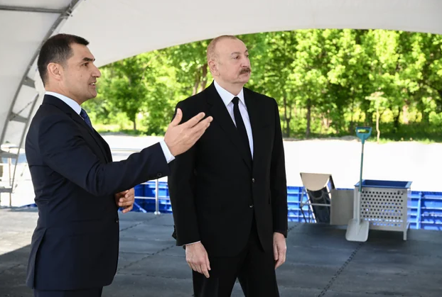 Prezident İlham Əliyev Zəngilan şəhərindəki ilk yaşayış kompleksinə köçən ailələrlə görüşüb - YENİLƏNİB+FOTO - VİDEO