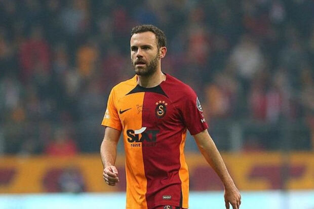 "Qalatasaray" məşhur futbolçu ilə vidalaşıb