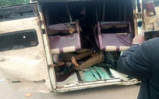 Nigeriyada avtobus çaya düşüb, 15 nəfər ölüb