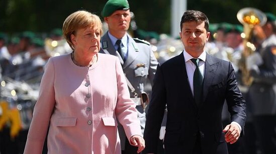 Zelenski bu razılaşmanın əleyhinə idi - Merkel