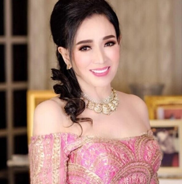 76 yaşındakı kainat gözəlinin HEKAYƏSİ: 30 yaşında görünür...