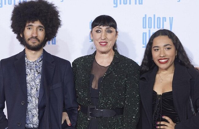 Çirkin ulduzların həyat yoldaşları - Görün necə ailələri var