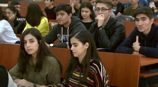 Oğlanların oxumağa marağı niyə azalıb? - AÇIQLAMA+VİDEO