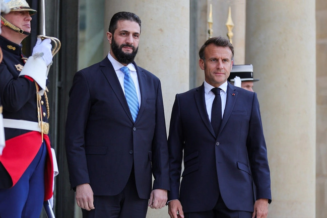 Makron və Əl Şaraa Suriyadakı gərginliyin artmasını müzakirə ediblər