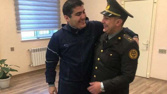 Mehman Hüseynov vurduğu deyilən leytenantla BARIŞDI - FOTO/VİDEO