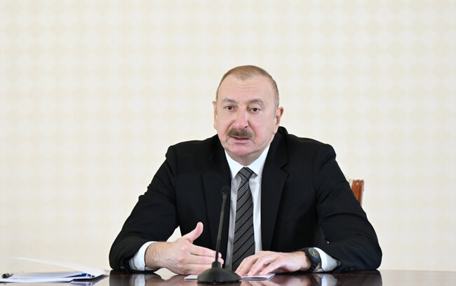 "Leysan yağışları yağan kimi şəhər nəqliyyatı iflic vəziyyətə düşür"