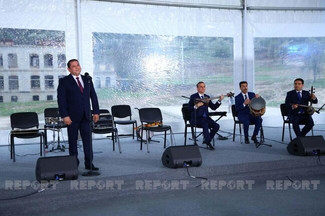 Zəfər Qurultayı ilə bağlı konsert proqramı keçirilir - FOTOLAR