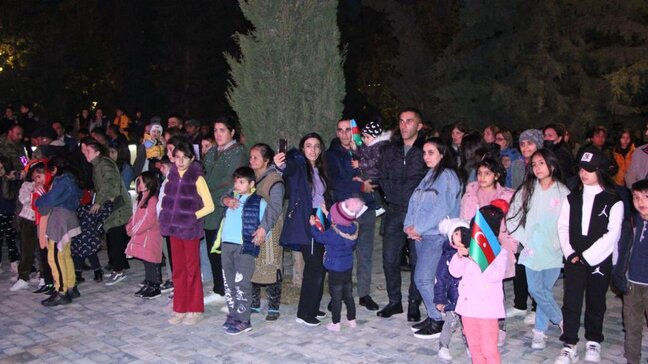 Yevlaxda bayram konserti keçirilib - FOTOLAR