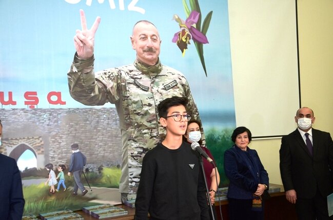 E.Həbibullayev:"Kitabda qələbəmiz və Prezident İlham Əliyevin siyasəti haqqında uşaqların anlaya biləcəyi tərzdə məlumatlar verilir"