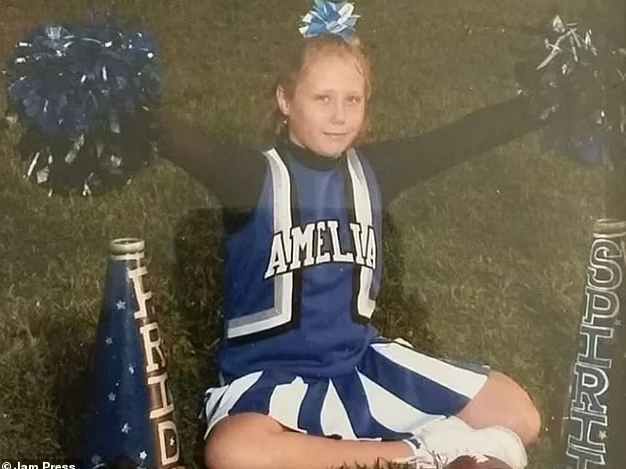 27 yaşlı qız keçmiş sevgilisinə analıq edir - FOTOLAR