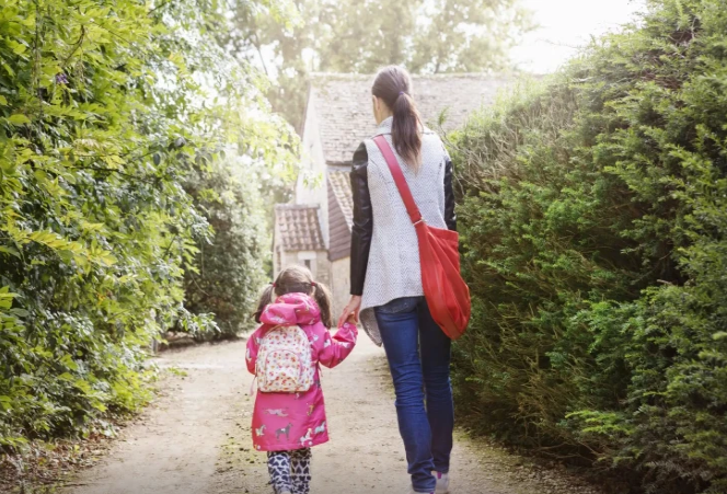 3 yaşlı uşağın çantasından 450 minlik narkotik çıxdı