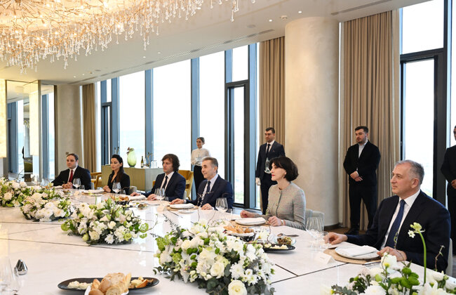 Tbilisidə Prezidentin şərəfinə lanç verildi - Fotolar