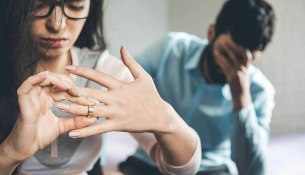 "İndiki gənclər xəyanəti bağışlamırlar" - Gənc ailələrin boşanma səbəbləri nədir?