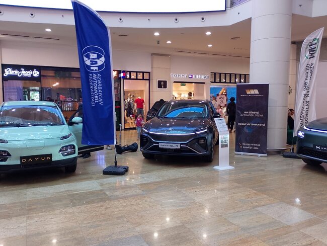 AADA "Yaşıl ölkə" adlı elektrik avtomobillərin sərgisini təşkil etdi