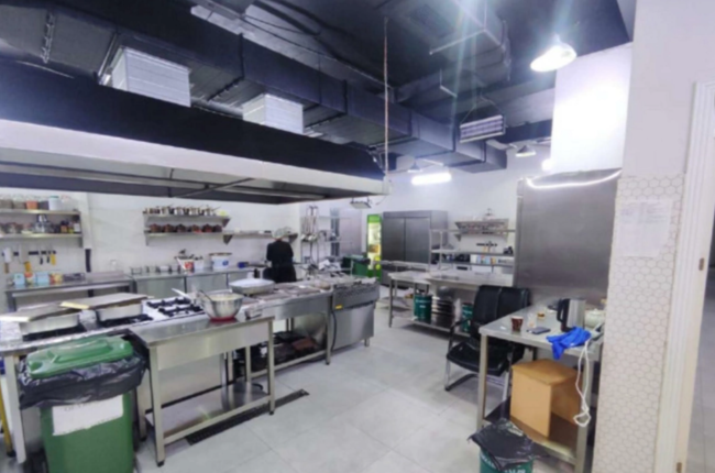 "Tut" restoranında qida məhsulunda uyğunsuzluq aşkarlandı, icraat başlandı