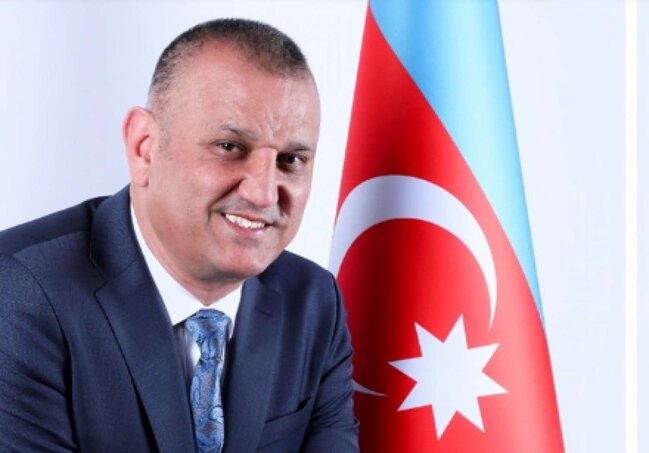 Tanınmış idmançının direktor bacısı işdən çıxarılıbmış (FOTO)