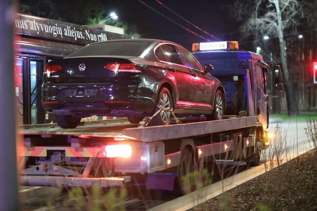 Azərbaycan səfirliyinin əməkdaşları Litvada qəza törətdi - Sürücü sərxoş olub?