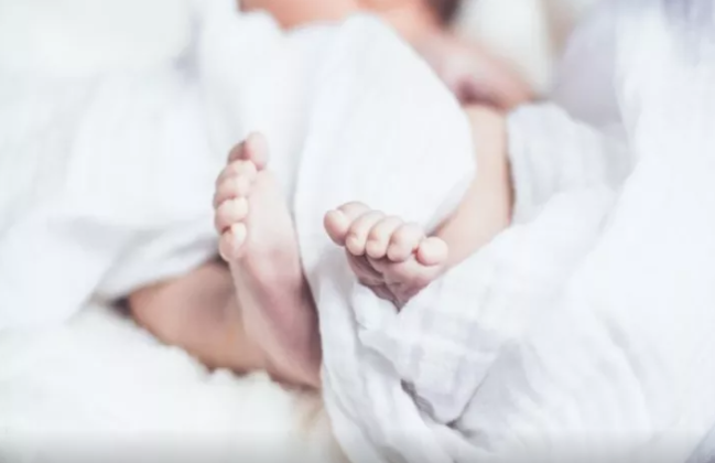 18 yaşlı ana 3 aylıq körpəsini öldürdü