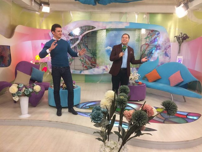 Əlikram Bayramov canlı yayımda çıxılmaz vəziyyətə düşdü - FOTOLAR