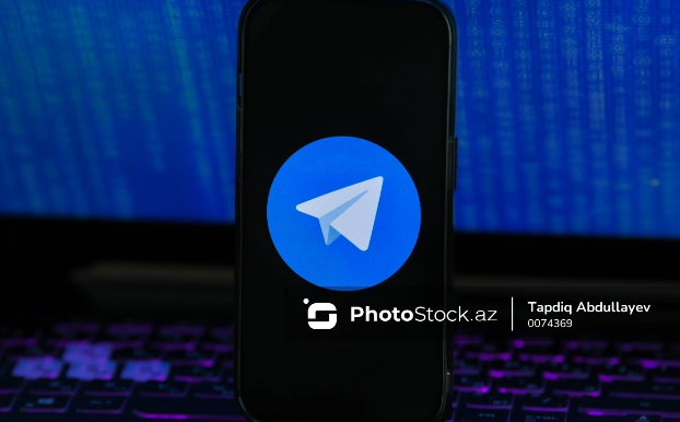 İlon Mask "Telegram"la rəqabət aparacaq mesenceri işə saldı