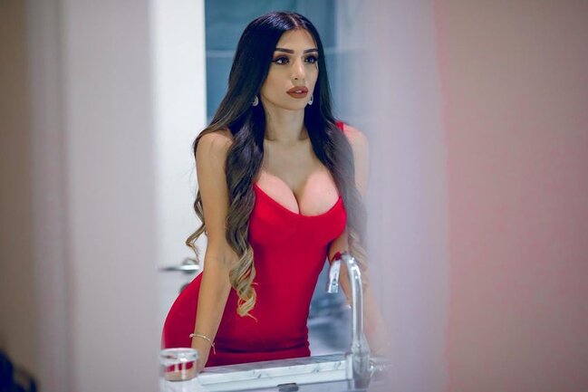 "Banketlərdə oynayır, sonra xanımların ərlərinin nömrəsini istəyir" - Renka həmkarını BİABIR ETDİ