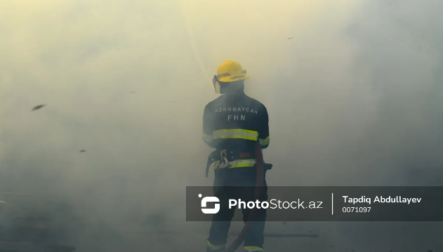 Kürdəmirdə "Mercedes" yanıb - VİDEO
