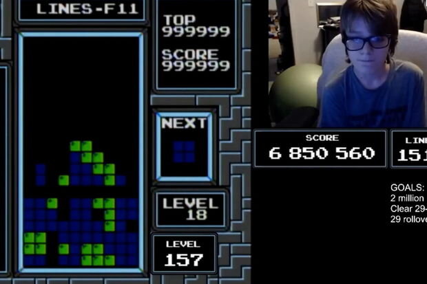 13 yaşlı uşaq mümkünsüzü etdi! -FOTO/VİDEO