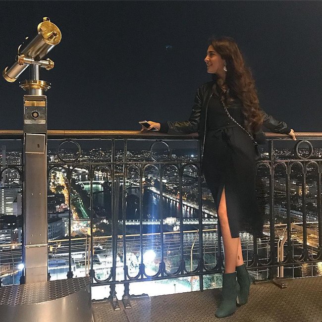 Kəmalə Piriyeva gözəlliyi ilə göz oxşadı - FOTOLAR