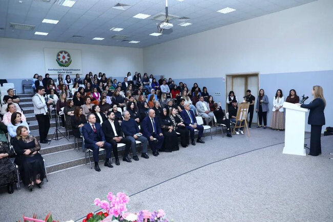 "Kəpənəyin dili ilə" kitabının təqdimat mərasimi keçirildi