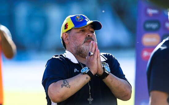Maradona millinin məşqçisinə narkotik təklif edib