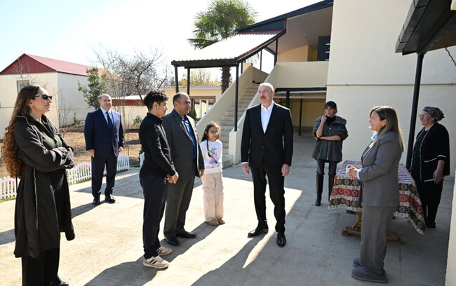 "Dadına baxın, təndir çörəyidir" - İlham Əliyev