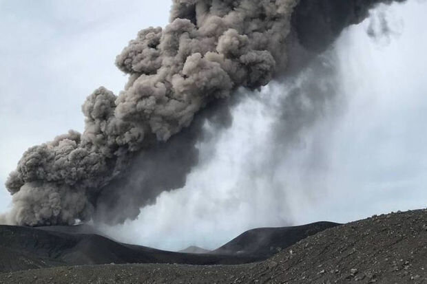 Kuril adalarında Ebeko vulkanı 2,5 km hündürlüyə kül atıb