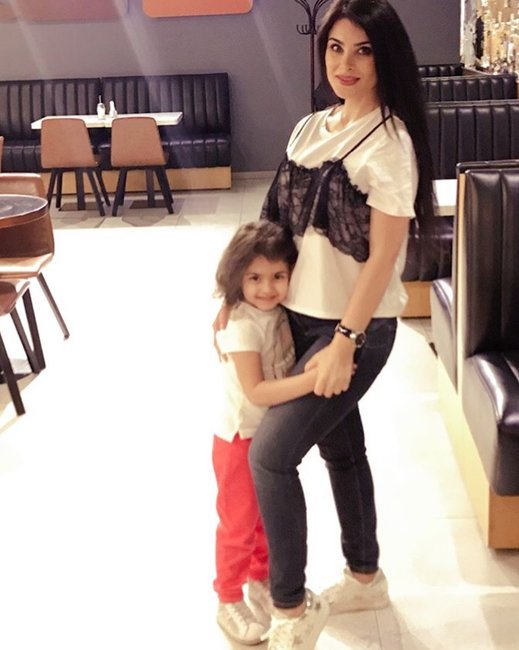 Bu da müğənni Rahidə Baxışovanın heç yerdə görmədiyiniz qızı Zəhra - FOTOLAR