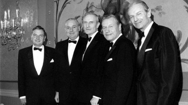 Dünyanın ən varlı ailələrinin SİYAHISI