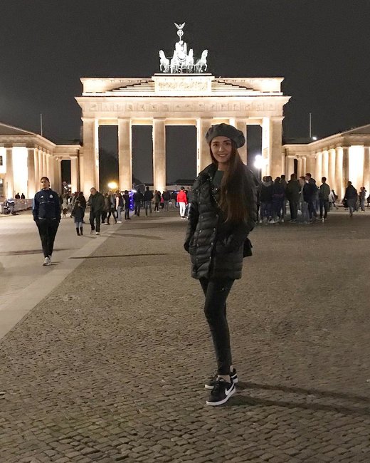 Kəmalə Piriyeva gözəlliyi ilə göz oxşadı - FOTOLAR