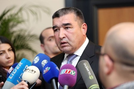 Prezidentin vəzifədən azad etdiyi Etibar Pirverdiyev kimdir?