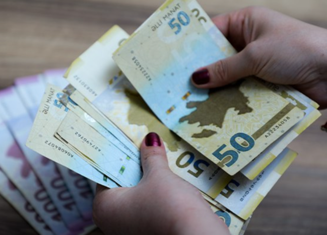 Yaşayış minimumu 300 manat oldu